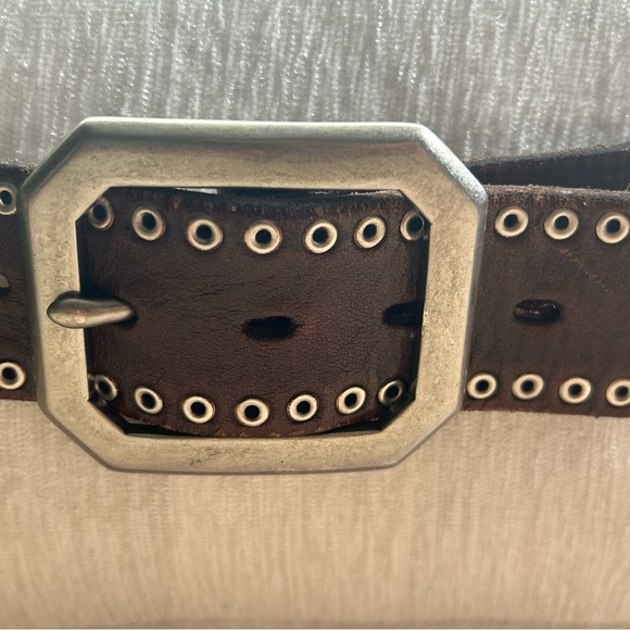 Vintage Leather Island Brown Belt - Picture 2 of 7